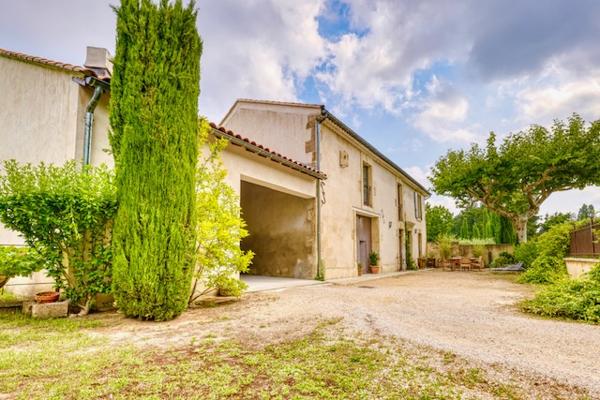 Châteaurenard (13160) Mas restauré avec piscine et dépendances