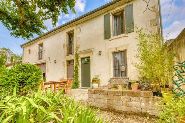 Châteaurenard (13160) Mas restauré avec piscine et dépendances