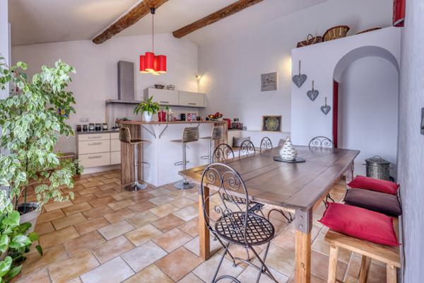 Châteaurenard (13160) Mas restauré avec piscine et dépendances