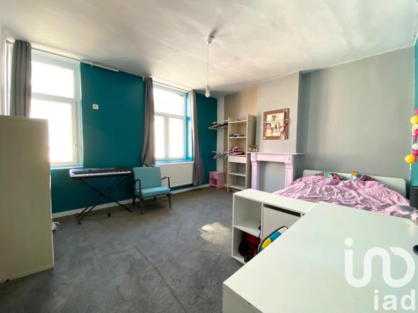 Maison 7 pièces de 130 m² à Halluin (59250)