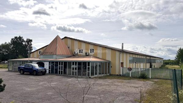 Vente                                                      Local commercial
                        
                                                            à Chalindrey