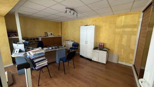 Vente                                                      Local commercial
                        
                                                            à Chalindrey