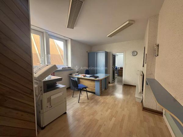 Vente                                                      Local commercial
                        
                                                            à Chalindrey