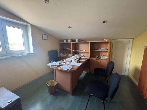 Vente                                                      Local commercial
                        
                                                            à Chalindrey
