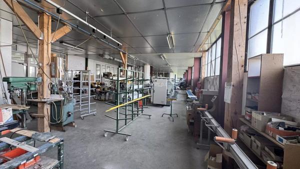 Vente                                                      Local commercial
                        
                                                            à Chalindrey