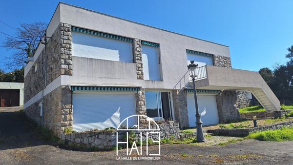 Maison 10 pièces - 300 m²