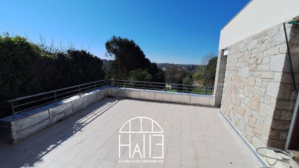 Maison 10 pièces - 300 m²