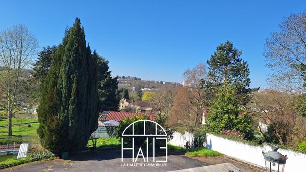 Maison 10 pièces - 300 m²