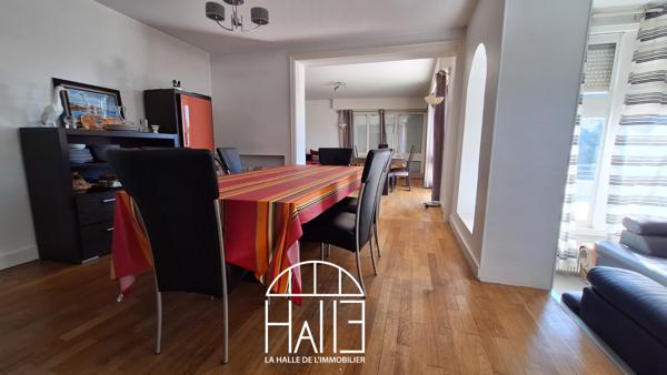 Maison 10 pièces - 300 m²