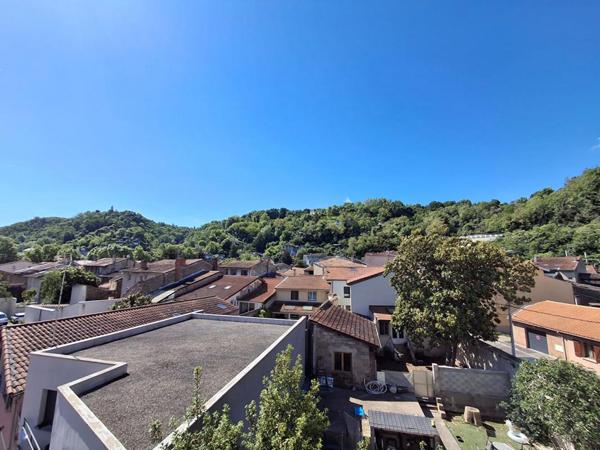 GIVORS CENTRE  Maison de ville de plus de 170  m2