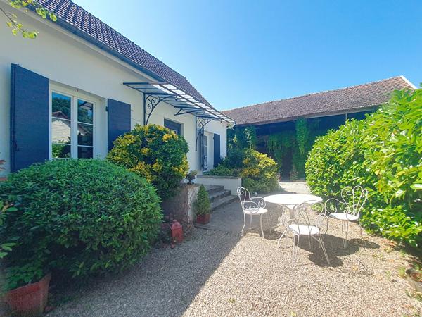 Exclusivité : Maison de caractère à Bouvesse Quirieu sur grand terrain avec piscine