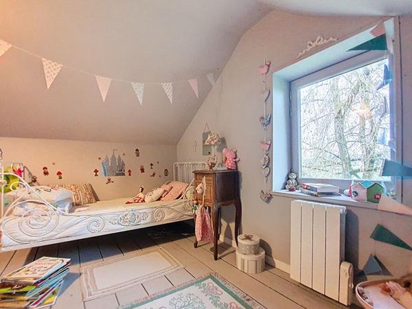 Exclusivité : Maison de caractère à Bouvesse Quirieu sur grand terrain avec piscine