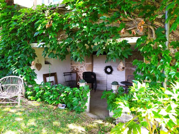 Exclusivité : Maison de caractère à Bouvesse Quirieu sur grand terrain avec piscine