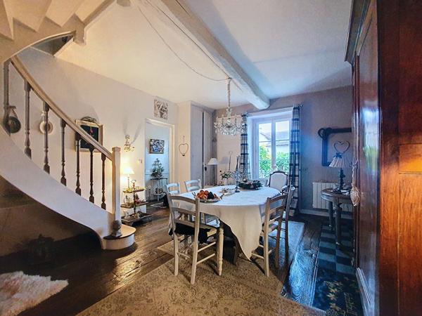 Exclusivité : Maison de caractère à Bouvesse Quirieu sur grand terrain avec piscine