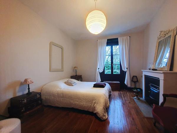 Exclusivité : Maison de caractère à Bouvesse Quirieu sur grand terrain avec piscine