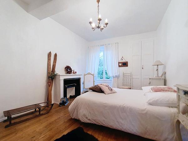 Exclusivité : Maison de caractère à Bouvesse Quirieu sur grand terrain avec piscine