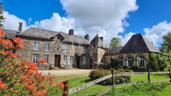 Manoir pittoresque dans le bocage du Sud de la Manche