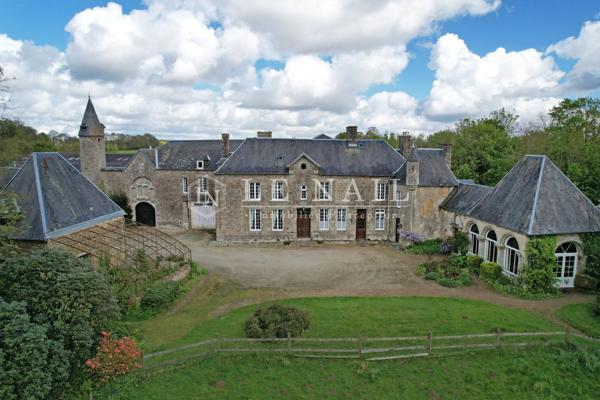 Manoir pittoresque dans le bocage du Sud de la Manche