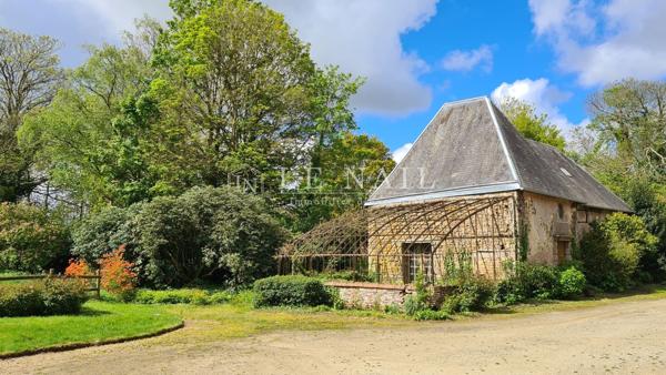 Manoir pittoresque dans le bocage du Sud de la Manche