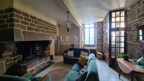 Manoir pittoresque dans le bocage du Sud de la Manche
