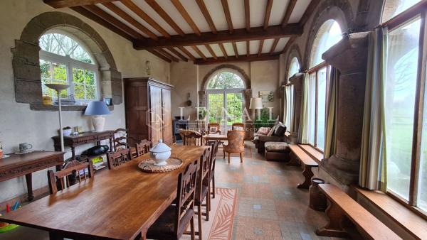 Manoir pittoresque dans le bocage du Sud de la Manche