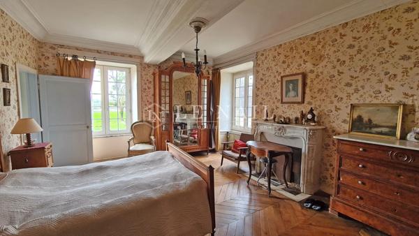 Manoir pittoresque dans le bocage du Sud de la Manche