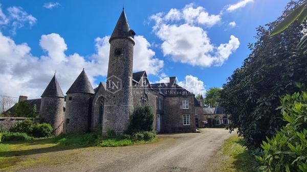 Manoir pittoresque dans le bocage du Sud de la Manche