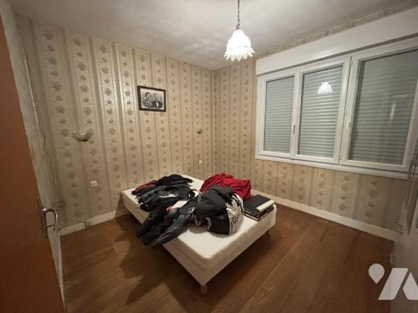 A VENDRE, Gironde, proche Bordeaux, PAREMPUYRE, secteur calme proche du centre, sur un terrain ...
