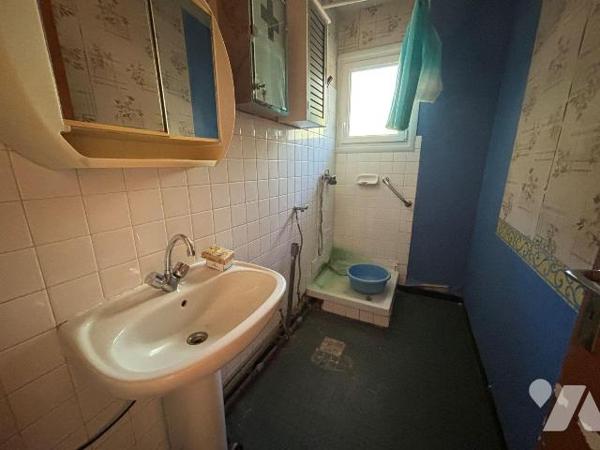 A VENDRE, Gironde, proche Bordeaux, PAREMPUYRE, secteur calme proche du centre, sur un terrain ...