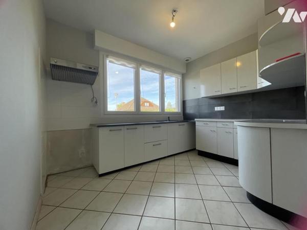 SARRY, Maison de 5 pièces. Terrain clos de 607 m². Pas de gros travaux à prévoir.