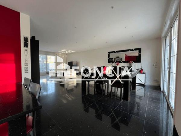 À vendre Maison 7 pièces 340 m² - Ormesson-sur-marne 94490