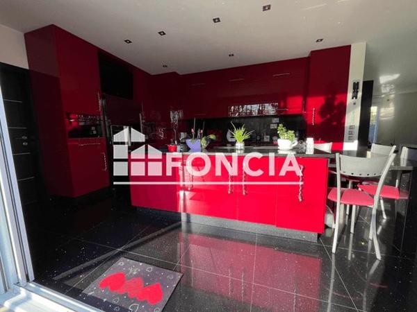 À vendre Maison 7 pièces 340 m² - Ormesson-sur-marne 94490