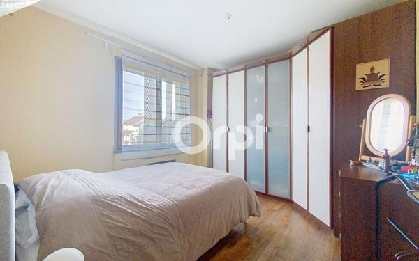 Maison à vendre    5 pièces • 174,88 m2 Clamart