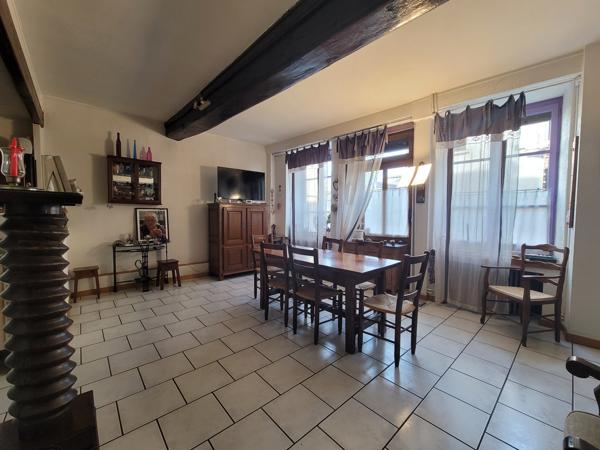 Maison de Ville Familiale 245m² à Rénover_Meximieux Centre