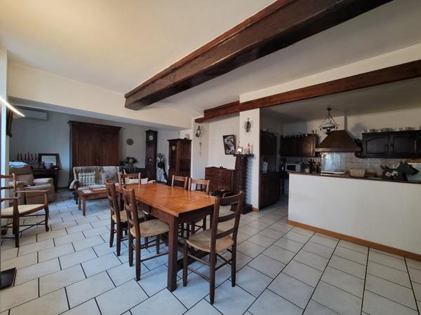 Maison de Ville Familiale 245m² à Rénover_Meximieux Centre