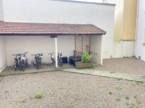 03200 VICHY -APPARTEMENT 3 PIÈCES AVEC CAVE QUARTIER DE FRANCE.