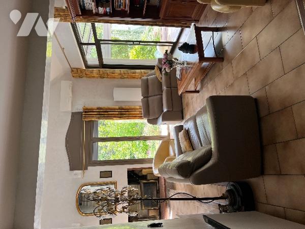 Maison d'architecte de 150 m² avec garages x2, grande piscine, poolhouse et jardin arboré de 2012 m²