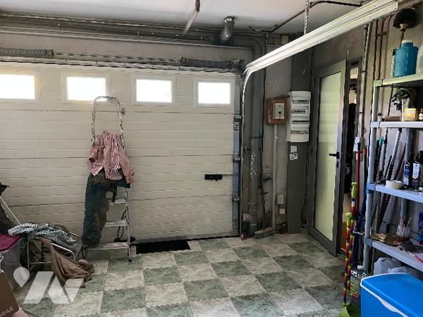 Maison d'architecte de 150 m² avec garages x2, grande piscine, poolhouse et jardin arboré de 2012 m²