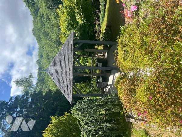 Maison d'architecte de 150 m² avec garages x2, grande piscine, poolhouse et jardin arboré de 2012 m²