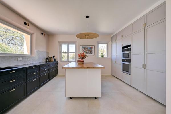 Vente Maison de luxe Aix-en-Provence 7 Pièces 320 m²