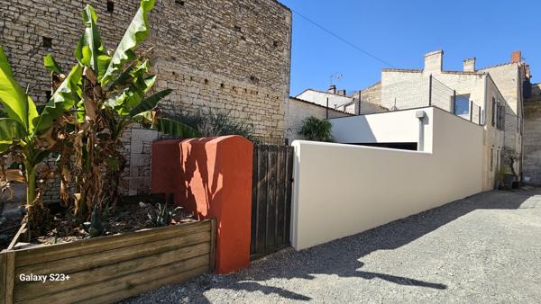MAISON EN PIERRE ENTIEREMENT RENOVEE