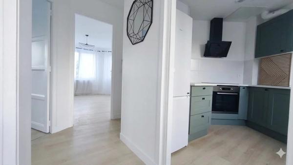 Location                                                      Appartement
                        
                     3 pièces                      61 m2                     à Champigny-sur-Marne
