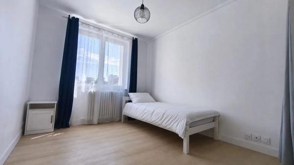 Location                                                      Appartement
                        
                     3 pièces                      61 m2                     à Champigny-sur-Marne