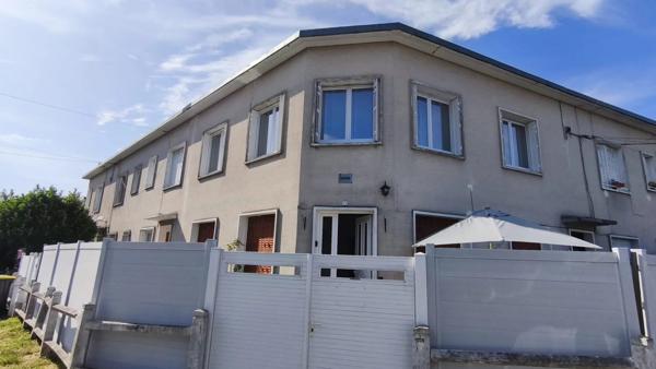 Location                                                      Appartement
                        
                     3 pièces                      61 m2                     à Champigny-sur-Marne
