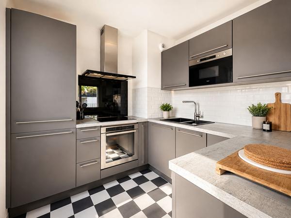 Aux pieds de La Défense - F2 récent de 50,2 m²