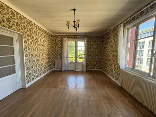 Exclusivité – Charmante maison familiale au cœur de Cours