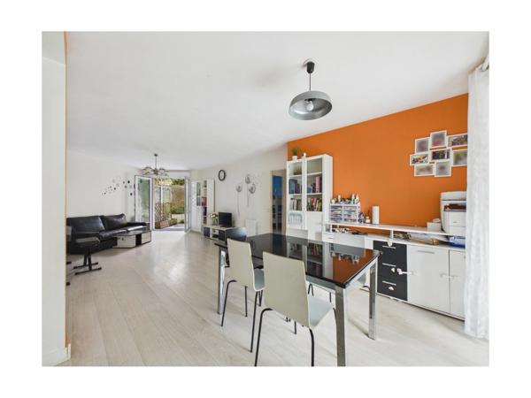 92330 – Sceaux – APPARTEMENT – T3 ÉVOLUTIF – 84,85 M² CARREZ – RDC – JARDIN PRIVATIF DES DEUX CÔTÉS – 2 TERRASSES – VÉRANDA – RER B À 10 MIN À PIED – PARKING EN SUS