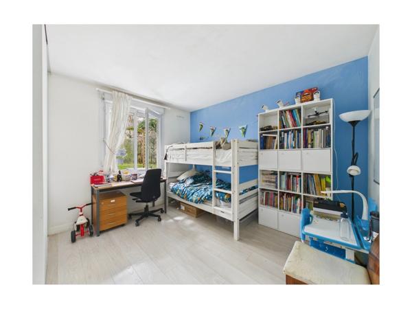 92330 – Sceaux – APPARTEMENT – T3 ÉVOLUTIF – 84,85 M² CARREZ – RDC – JARDIN PRIVATIF DES DEUX CÔTÉS – 2 TERRASSES – VÉRANDA – RER B À 10 MIN À PIED – PARKING EN SUS