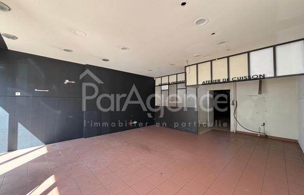 Local commercial Vitrine premium Royan centre-ville