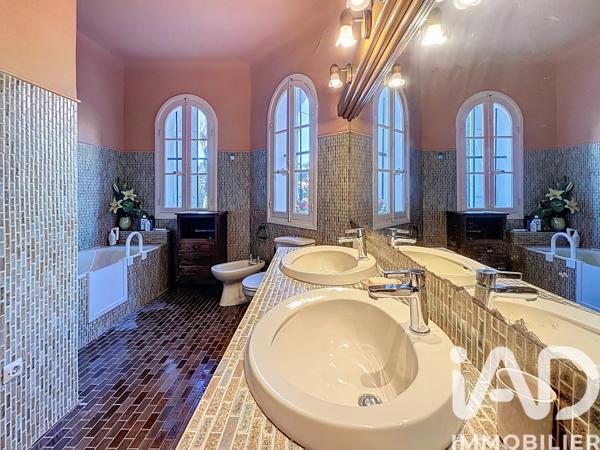 Maison à vendre 11 pièces 292 m² Toulon